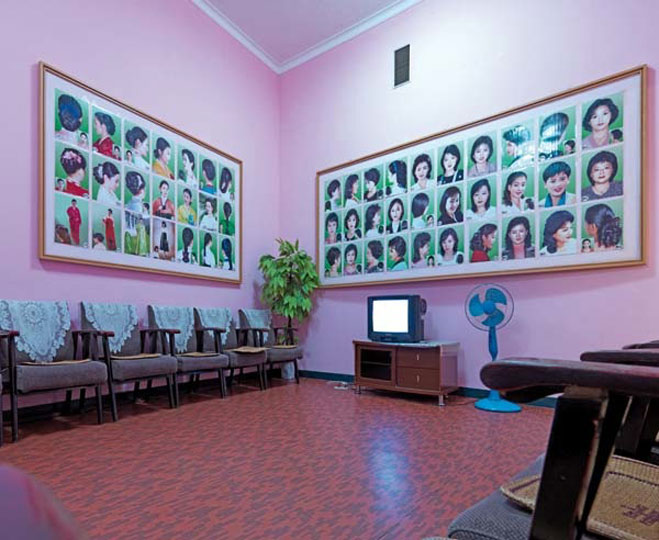 Hair Salon, Pyongyang. Images courtesy of DOM Publishers and Philipp Meuser.