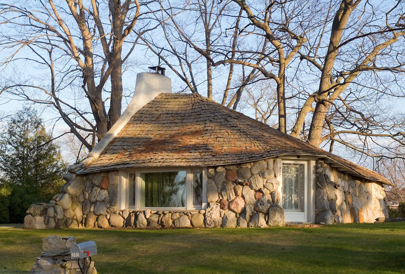 Half House, Midwest, 1947, by Earl Young.