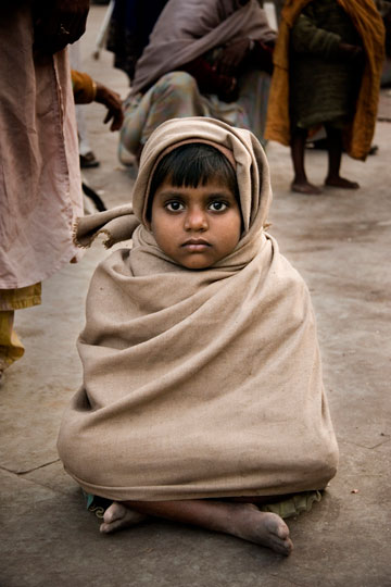 Heward Jue: Hardiwar Sitting Girl