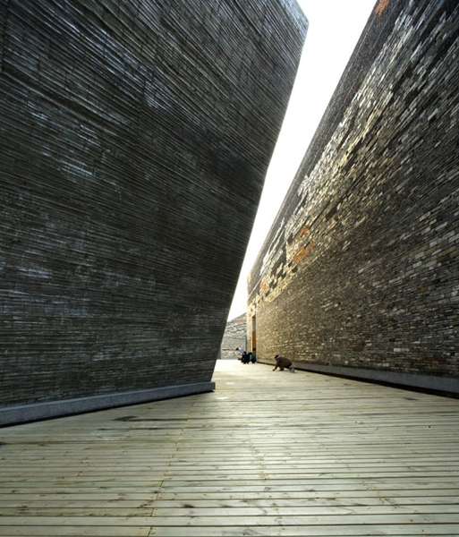 Ningbo History Museum, 2003-2008, Ningbo, China.  Photo by Lv Hengzhong.