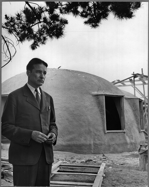 Wallace Neff at an Airform construction site.