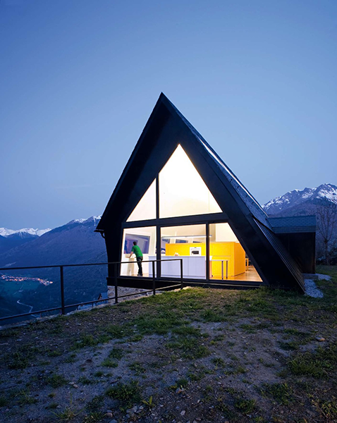 House at the Pyrenees, Cadaval & Sola-Morales, Catalonia, Spain. Photography: Santiago Garces. Copyright Gestalten 2013.