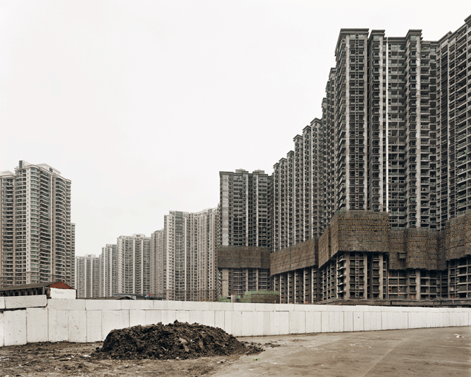 <strong>Sze Tsung Leong</strong> <em>Zhongyuan Liangwan Cheng II</em>, Putuo District, Shanghai, 2005 © Sze Tsung Leong, Courtesy Yossi Milo Gallery, New York