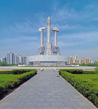 Party Foundation Monument, Pyongyang. Images courtesy of DOM Publishers and Philipp Meuser.