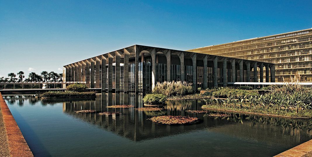 Itamarati Palace, Brasilia, Brasil, 1936-43.