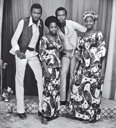 Studio Malick, Bamako, March 1971 © Malick SidibÈ