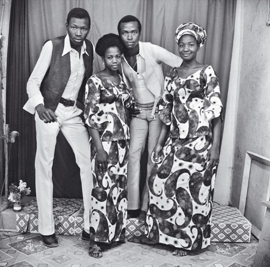 Studio Malick, Bamako, March 1971
© Malick SidibÈ