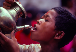 thumb1110291276-William-Wisser-b_wisser_drinking.water-nepal