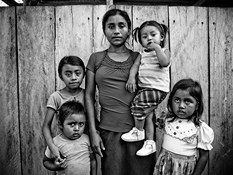 thumb1110318669-R.-Andrew-Hamlin-a_hamlin_guatemalanfamily_portrait